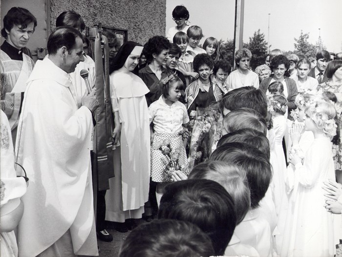 1983-09